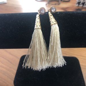 Stud earrings with a drop fringe